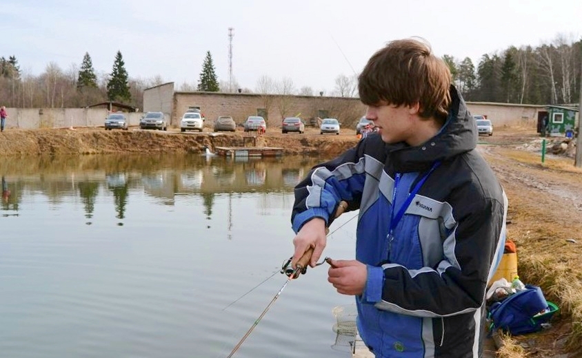 Прудовая форель. Trout area fishing.