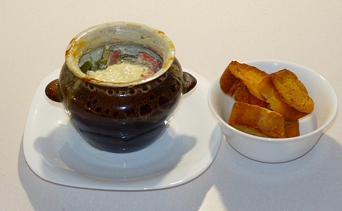 Горшочки по-шкиперски с сухариками