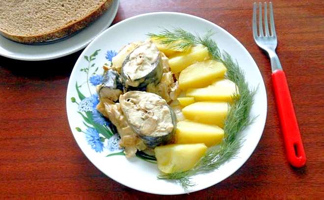 Скумбрия кусочками, запечённая в духовке