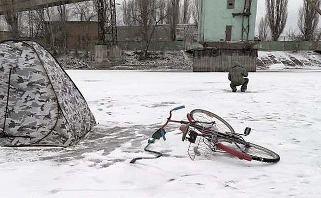 Велосипеды на льду, быть рыбалке!